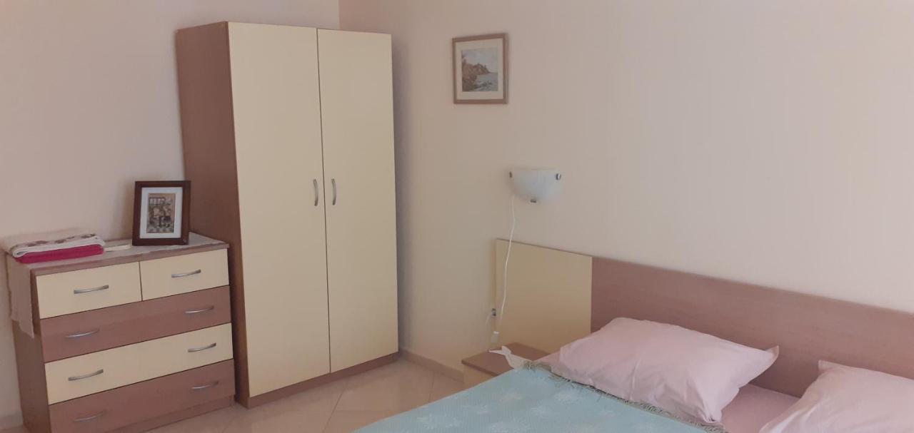 Apartments Sea Sounds Pomorie Buitenkant foto