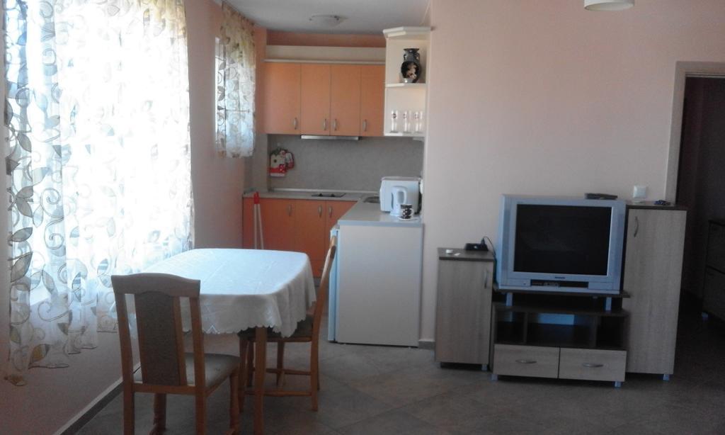 Apartments Sea Sounds Pomorie Buitenkant foto