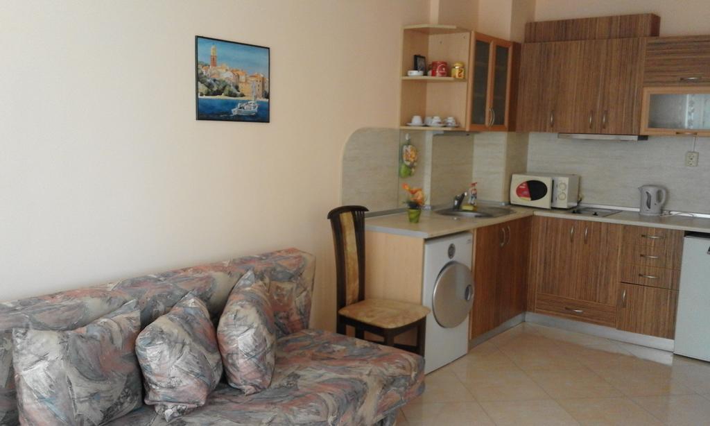 Apartments Sea Sounds Pomorie Buitenkant foto