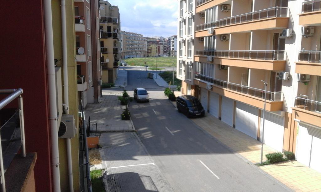 Apartments Sea Sounds Pomorie Buitenkant foto